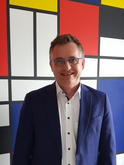 Albert Van Zeebroeck, Customer Relations Developer LCL Data Centers