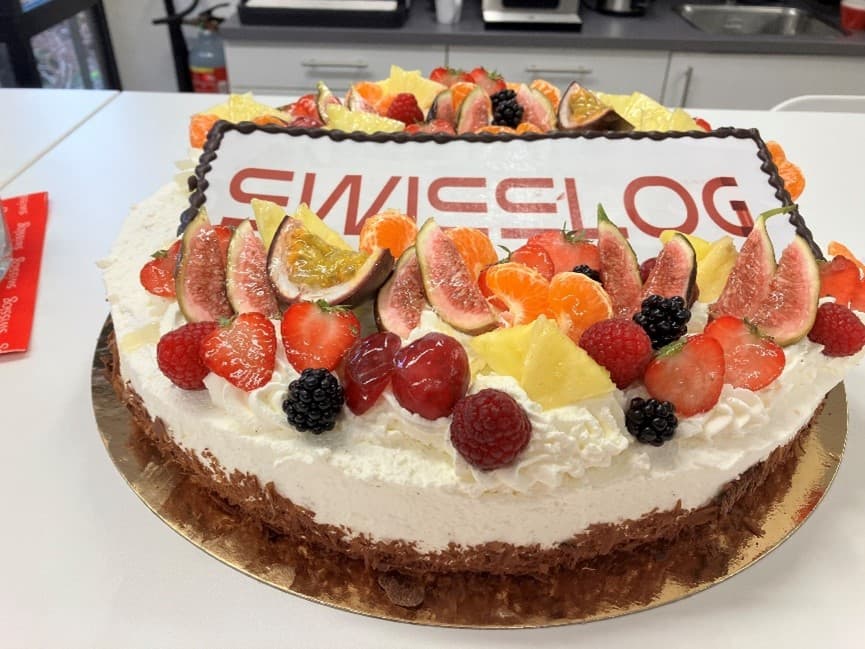 Swisslog cake
